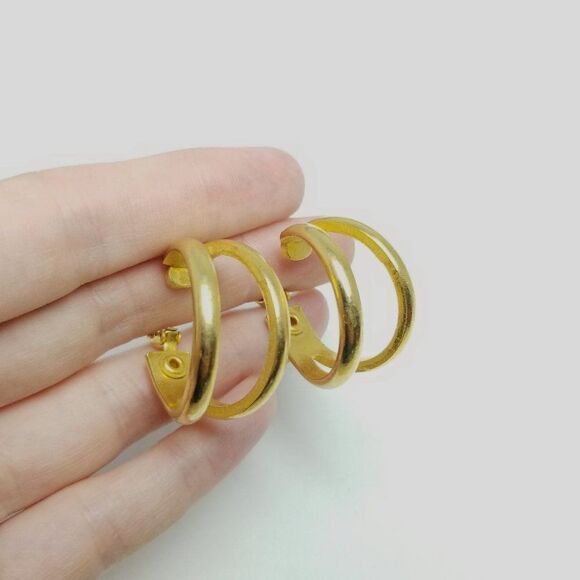 Vintage Double Hoop Clip On Earrings, Gold Tone, Retro 80s 90s Style, Estate - Picture 2 of 7